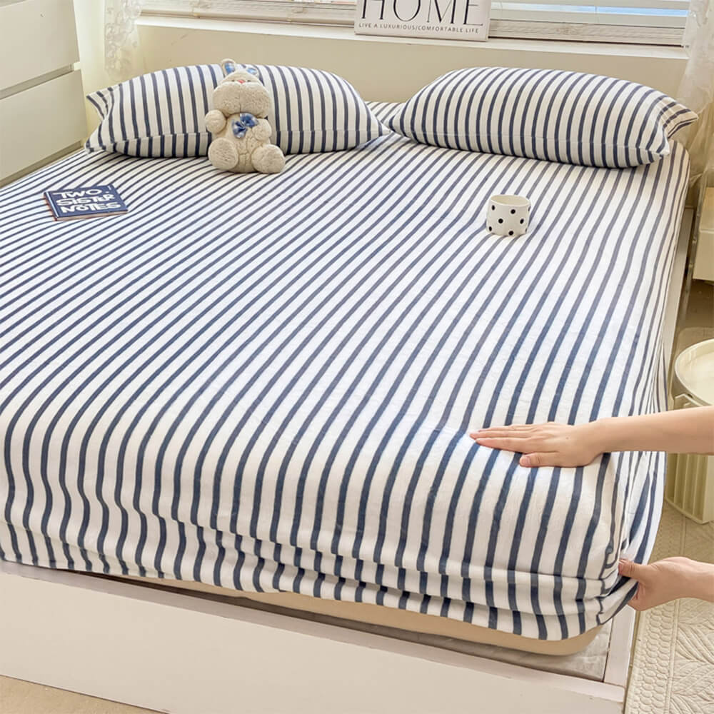 Elegante set di latte a strisce a strisce foglio montato