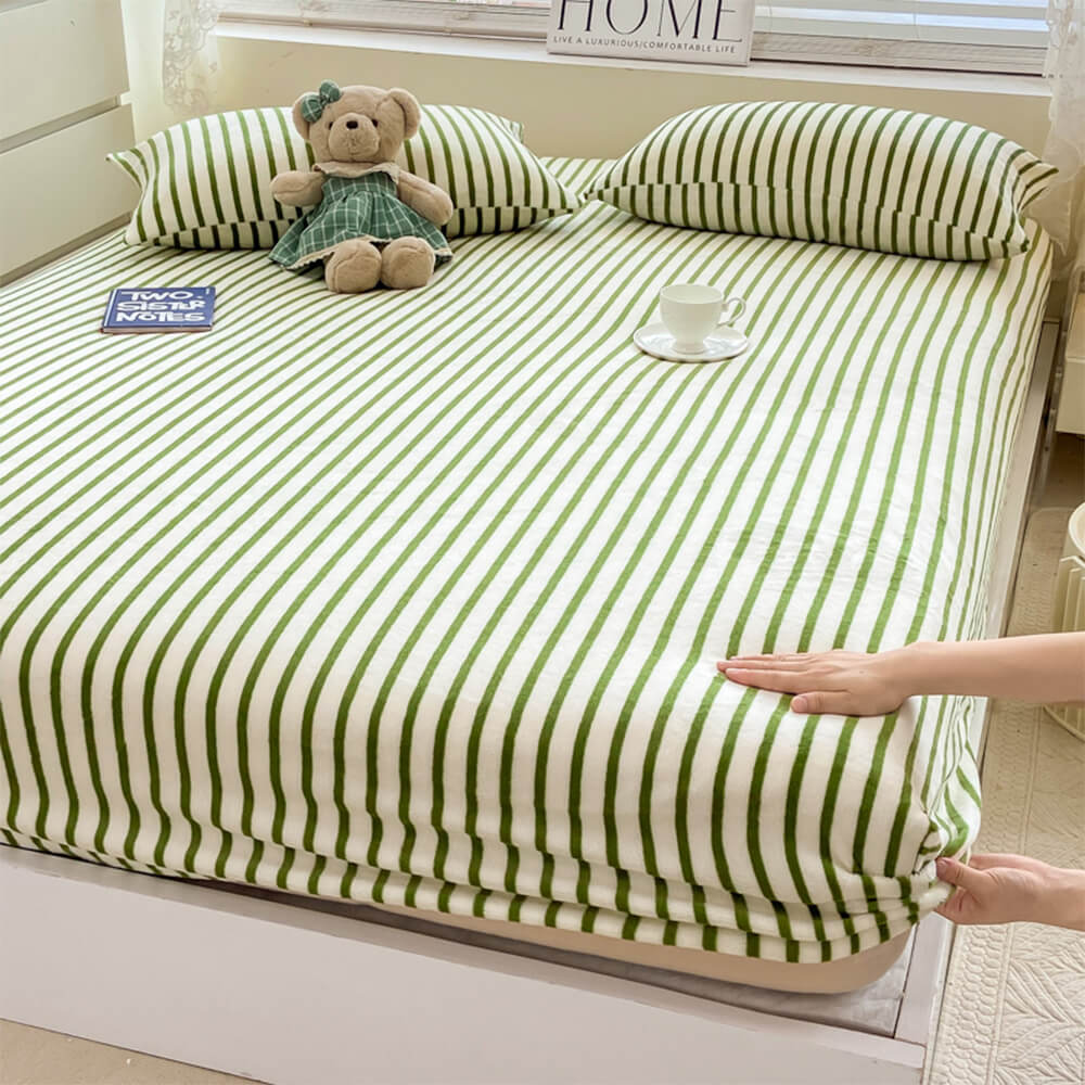 Elegante set di latte a strisce a strisce foglio montato