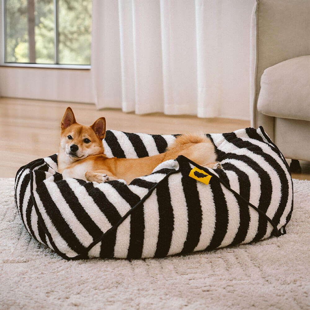 Modello a strisce alla moda Polygonal Cogoning Bean Bag Dog