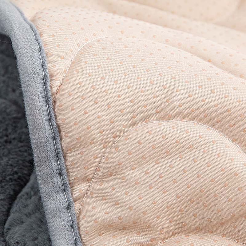 Cubierta de sofá sin deslizamiento de un patrón de onda suave