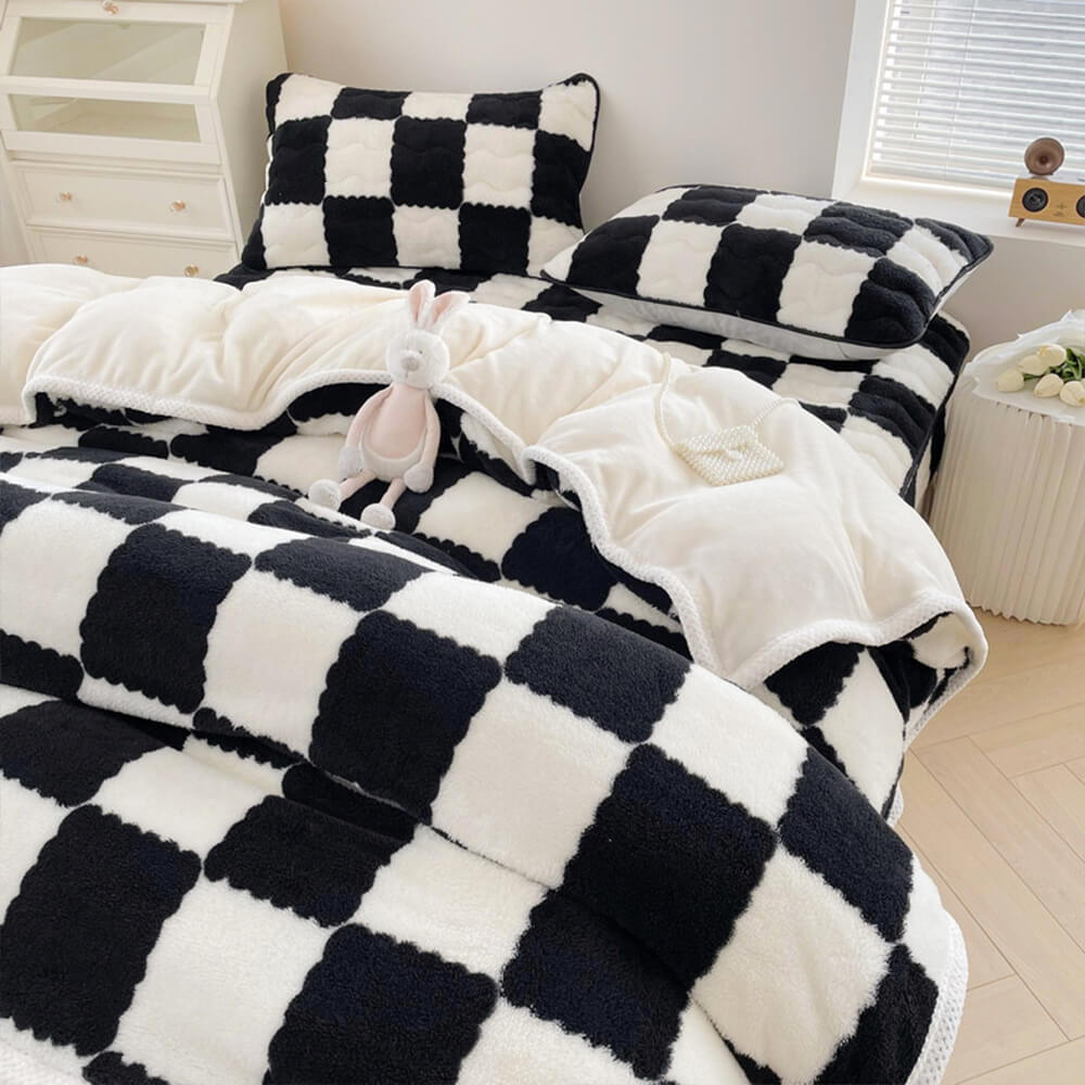 Milk Velvet Checkerboard Quilted Bed Sheet Set