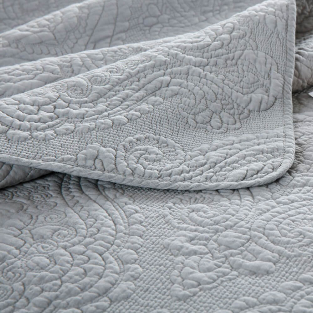 Luxury Lightweight Reversible Solid Quilted Cotton Bedspread Set