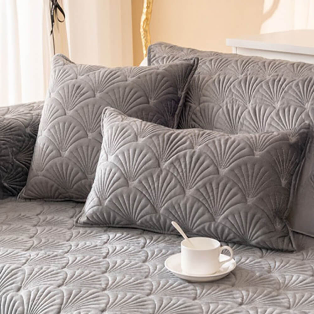 Elegant Shell Pattern Flannel Scratch-Resistant Couch Cover