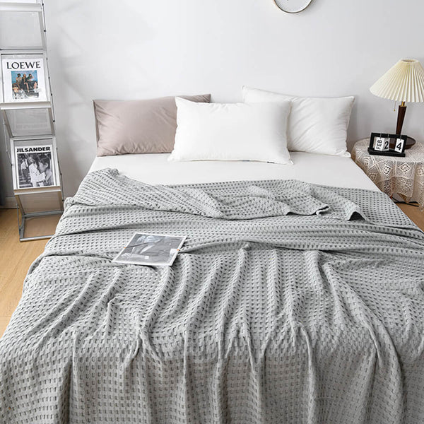 All-Season Lightweight Breathable Cotton Waffle Throw Blanket for Pets & People