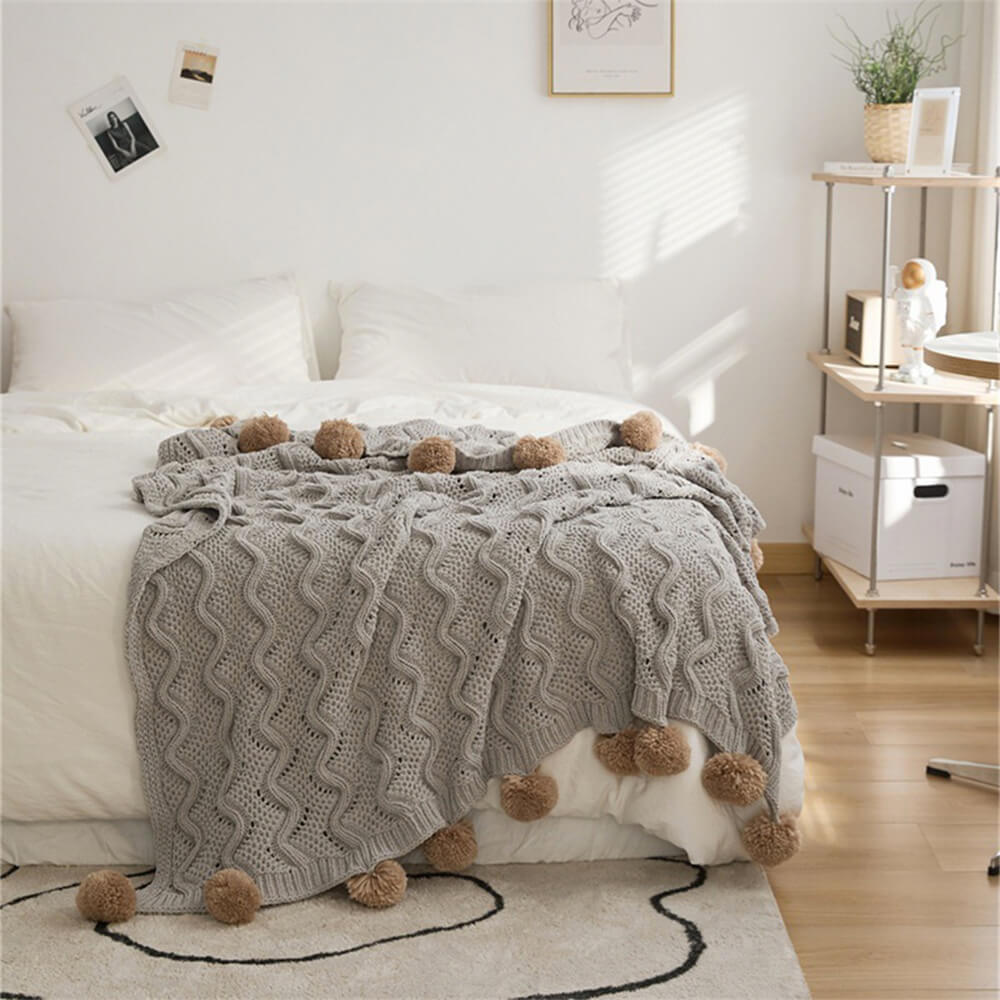 Kuschelige Chenille-Pom-Pom-Decke im nordischen Stil mit Kissenbezug