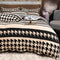 Elegante estilo europeo Velvet Velveto Antiestático de calidez Red de la cama
