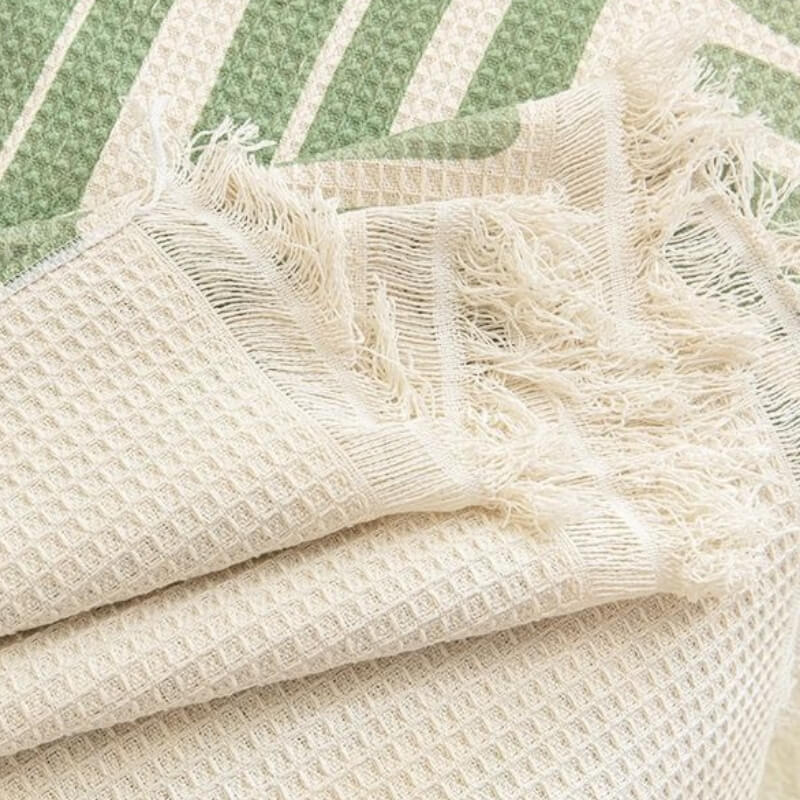 Mehrfarbiger Sofabezug mit geometrischem Muster – modernes Design für ein stilvolles Zuhause
