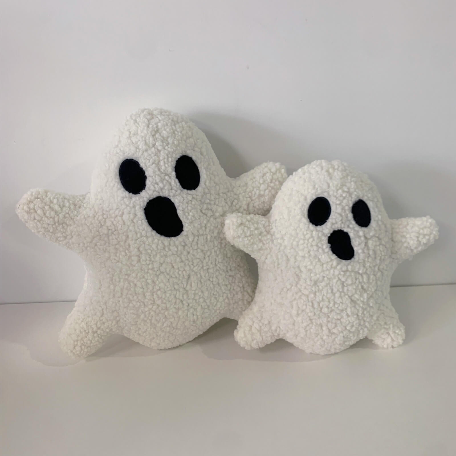 Oreiller en peluche doux et effrayant fantôme d’Halloween