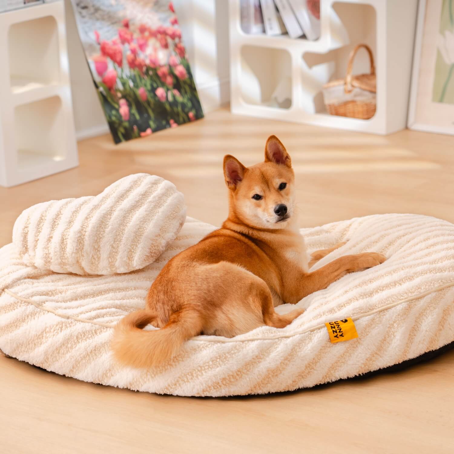 Cama para perros y gatos con forma de corazón de peluche, esponjosa y calmante con almohada