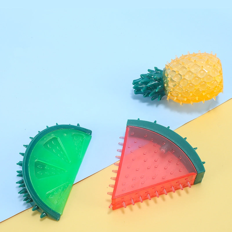 Beißendes, mit Wasser gefülltes Hundespielzeug in gefrorener Fruchtform aus Gummi