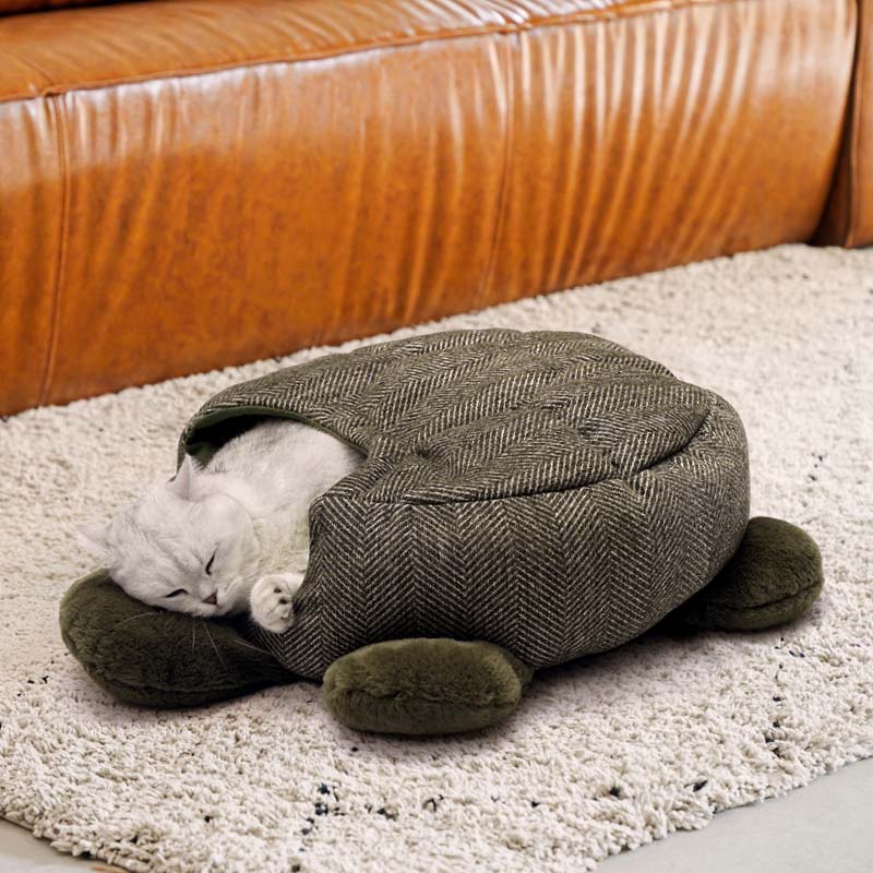 Schildkröten-umwickeltes Katzenschlafsackbett